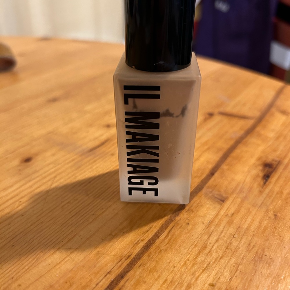 IL MAKIAGE Tan Foundation
